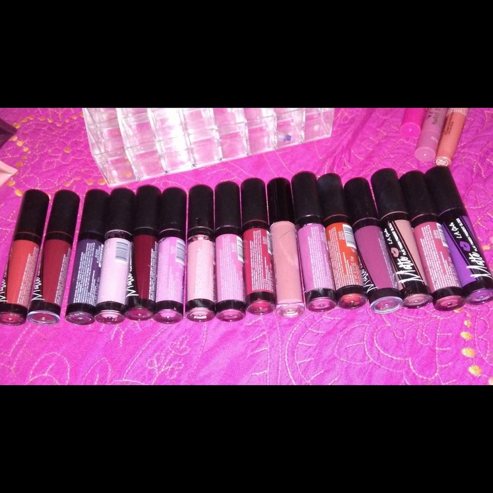 Makeup - Picture 3 of 8